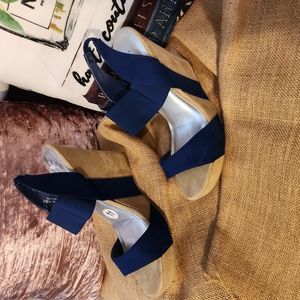 Chinese Laundry platform sandal
